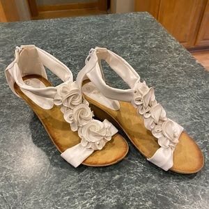 Women’s white sandals